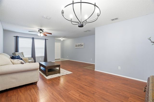 521 Oriel Circle, Fort Worth, TX 76036