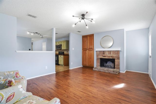 521 Oriel Circle, Fort Worth, TX 76036