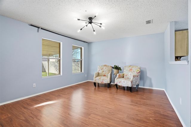 521 Oriel Circle, Fort Worth, TX 76036