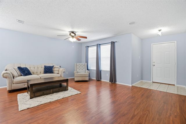 521 Oriel Circle, Fort Worth, TX 76036