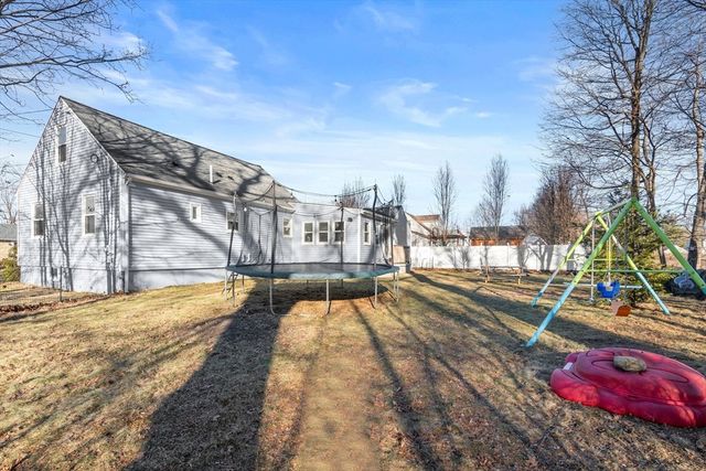 6 Hillcrest Rd, Tewksbury, MA 01876