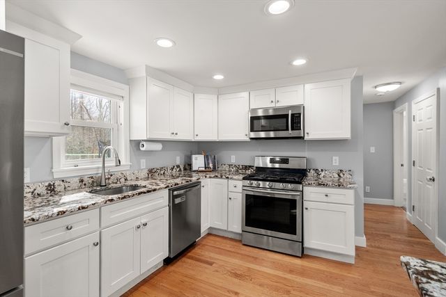 6 Hillcrest Rd, Tewksbury, MA 01876