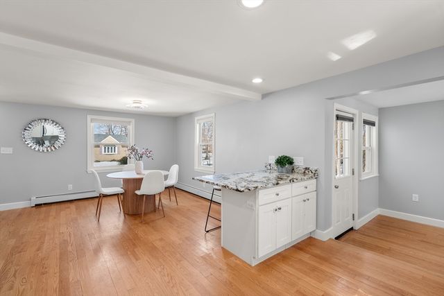 6 Hillcrest Rd, Tewksbury, MA 01876