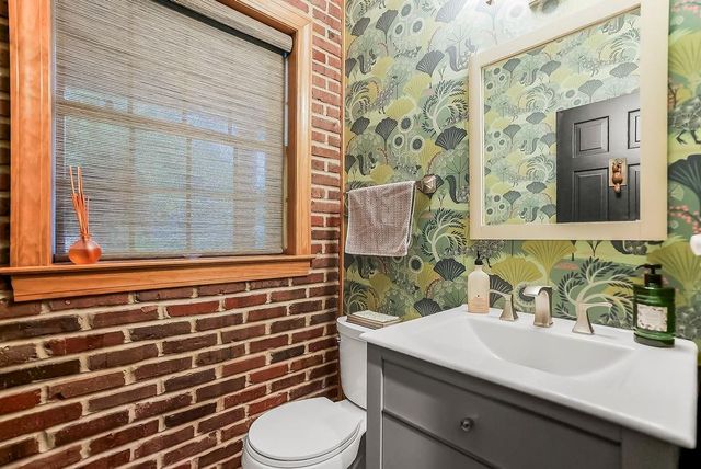 6215 ARAPAHOE Street, Shawnee, KS 66226