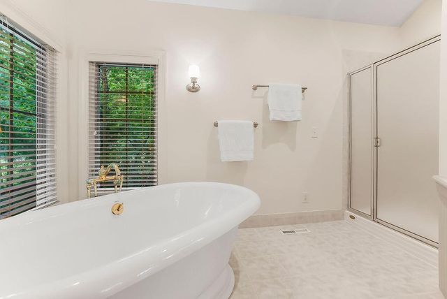 6215 ARAPAHOE Street, Shawnee, KS 66226