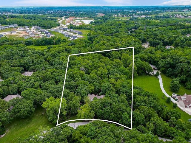 6215 ARAPAHOE Street, Shawnee, KS 66226