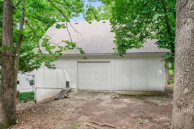 6215 ARAPAHOE Street, Shawnee, KS 66226