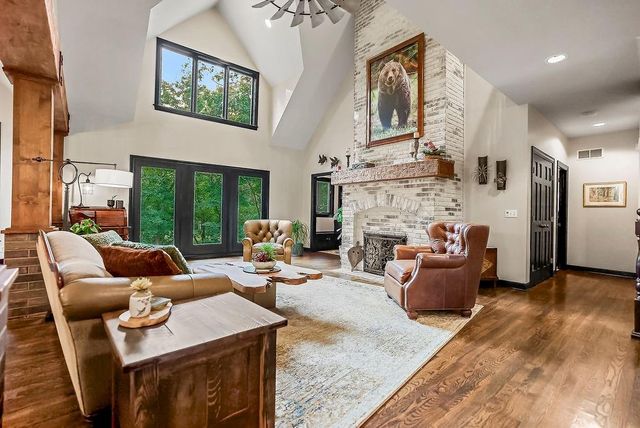 6215 ARAPAHOE Street, Shawnee, KS 66226