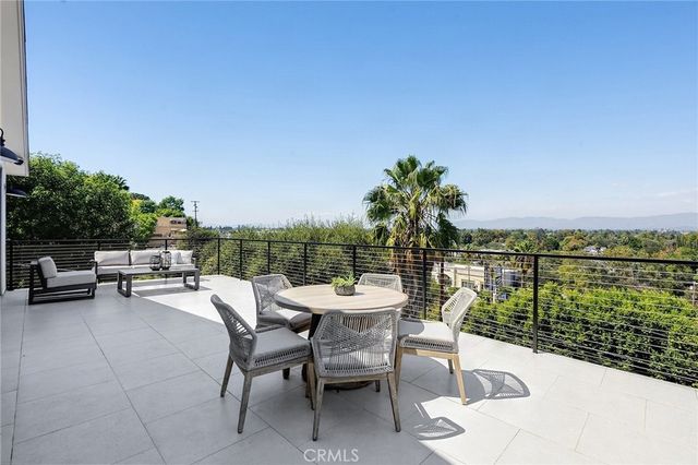 11553 Sunshine Terrace, Studio City, CA 91604