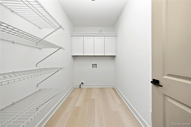 21951 Deer Brook Drive 4, Southfield, MI 48075