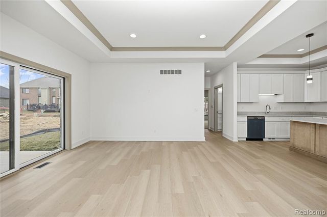 21951 Deer Brook Drive 4, Southfield, MI 48075