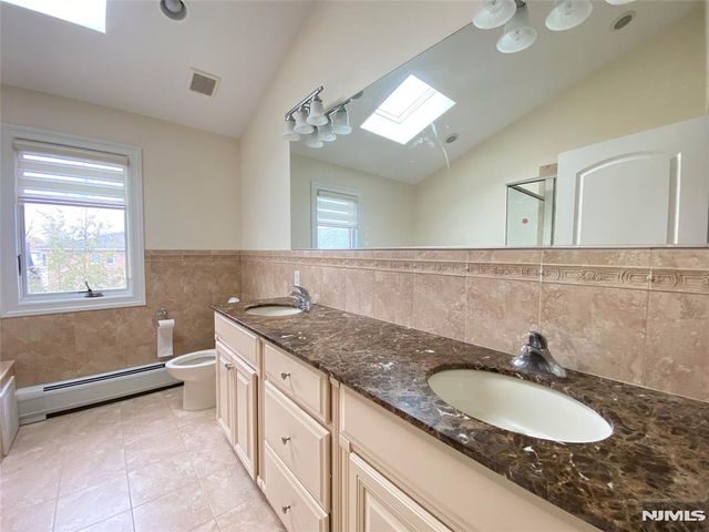 517A Lawn Avenue, Palisades Park, NJ 07650