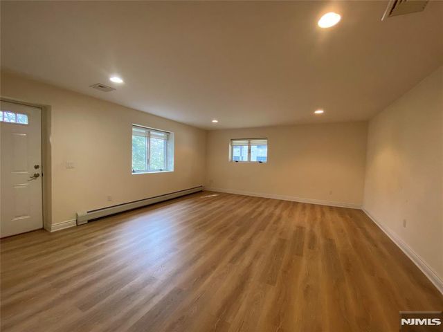 517A Lawn Avenue, Palisades Park, NJ 07650