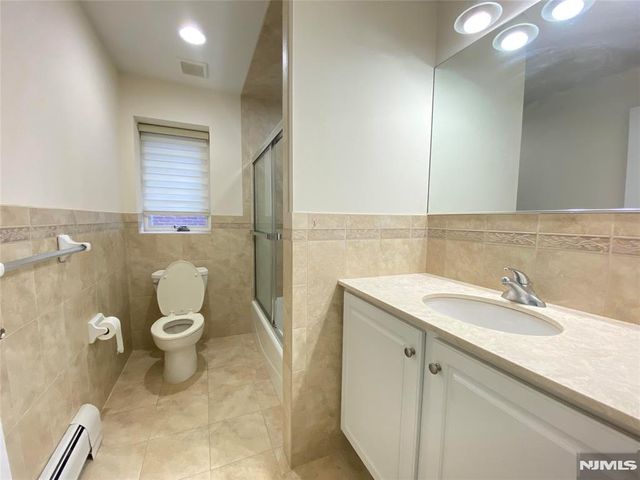 517A Lawn Avenue, Palisades Park, NJ 07650