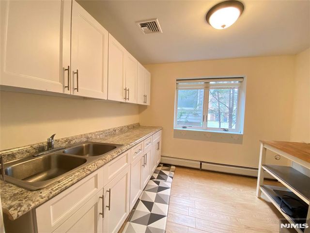 517A Lawn Avenue, Palisades Park, NJ 07650