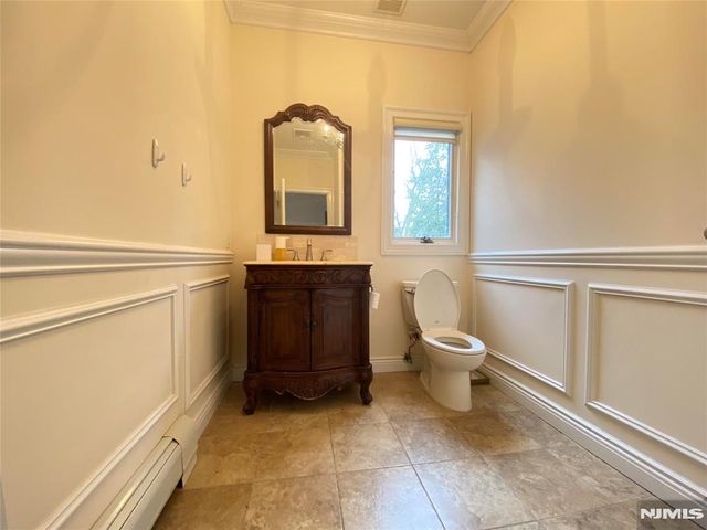 517A Lawn Avenue, Palisades Park, NJ 07650