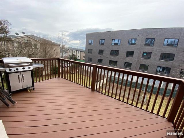 517A Lawn Avenue, Palisades Park, NJ 07650