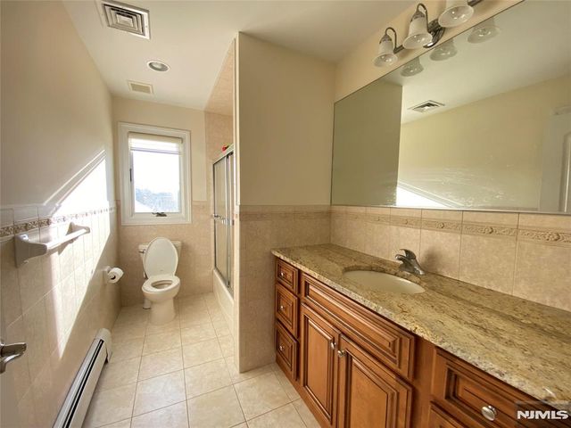 517A Lawn Avenue, Palisades Park, NJ 07650