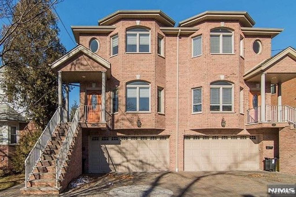 517A Lawn Avenue, Palisades Park, NJ 07650