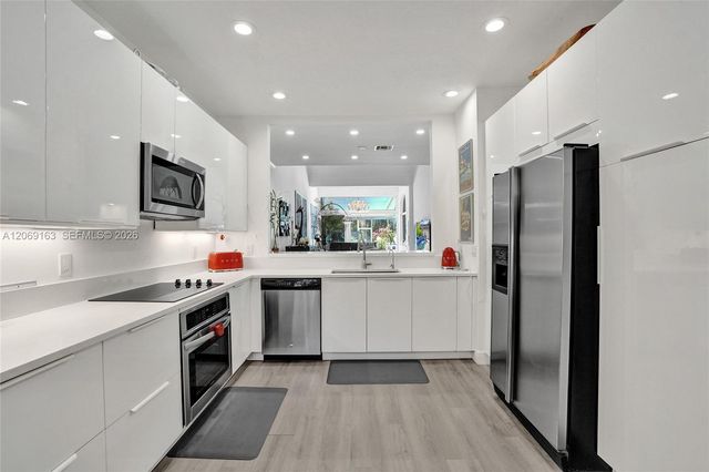 644 W Palm Aire Drive 644, Pompano Beach, FL 33069