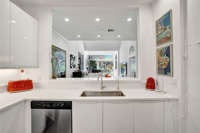 644 W Palm Aire Drive 644, Pompano Beach, FL 33069