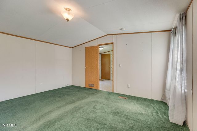 120 Bear Hollow Rd Road, Bristol, TN 37620