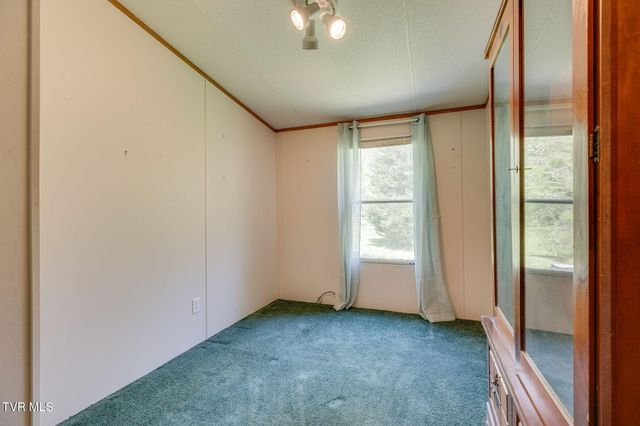 120 Bear Hollow Rd Road, Bristol, TN 37620