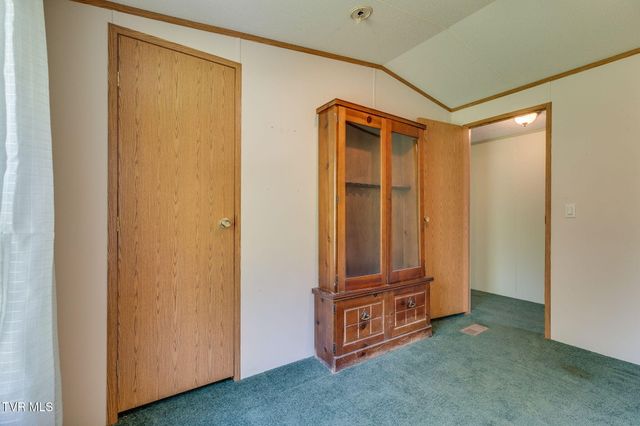 120 Bear Hollow Rd Road, Bristol, TN 37620