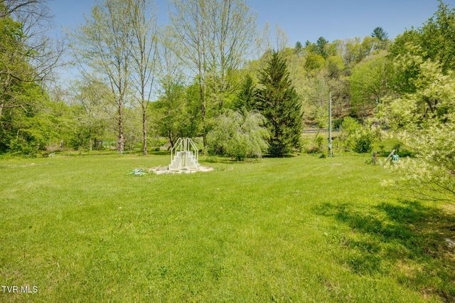 120 Bear Hollow Rd Road, Bristol, TN 37620