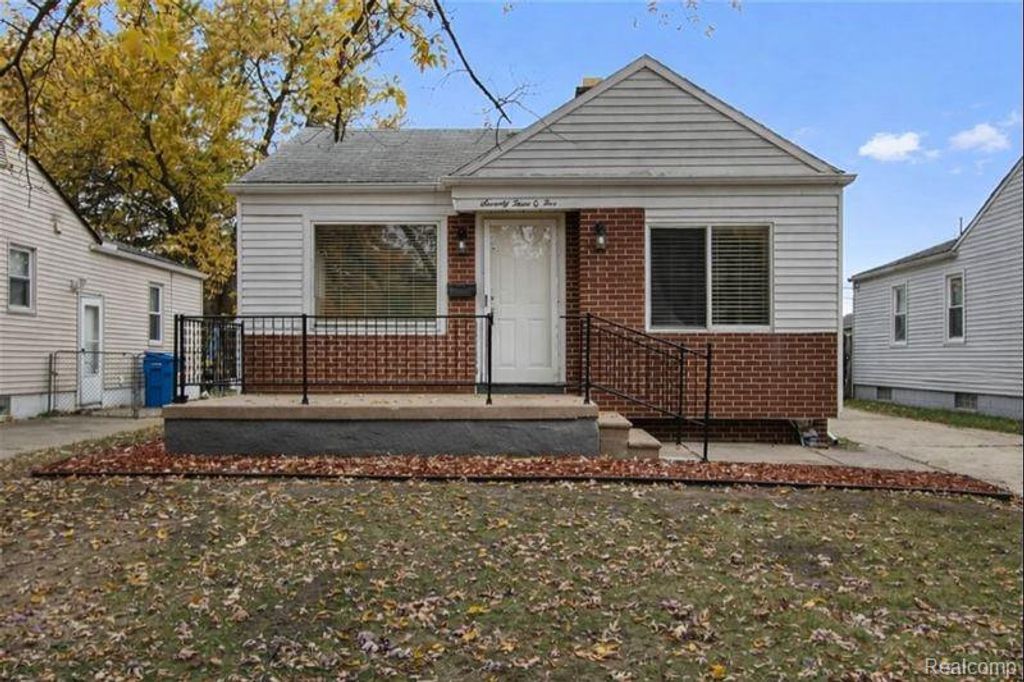 7305 N Silvery Lane, Dearborn Heights, MI 48127