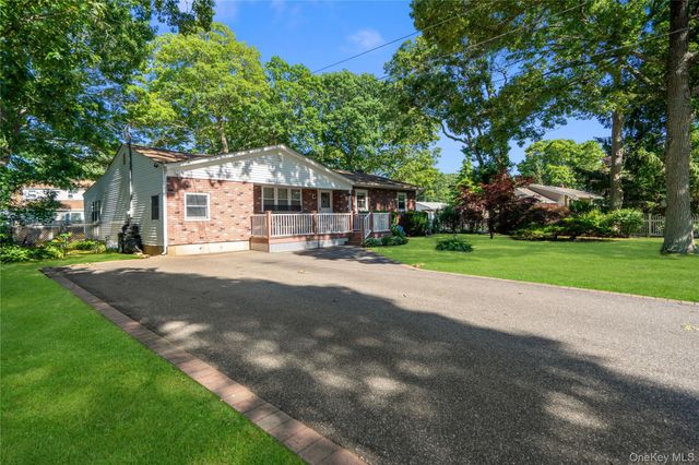 35 Corbin Avenue, Shirley, NY 11967
