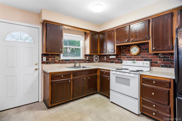 35 Corbin Avenue, Shirley, NY 11967