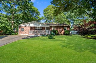 35 Corbin Avenue, Shirley, NY 11967