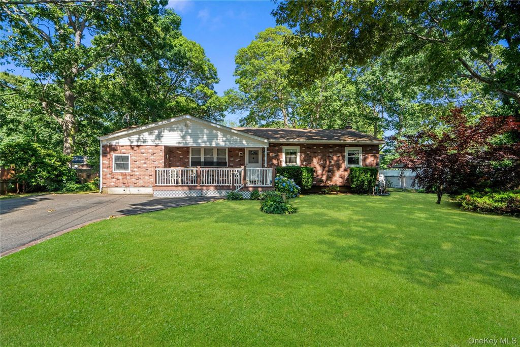 35 Corbin Avenue, Shirley, NY 11967