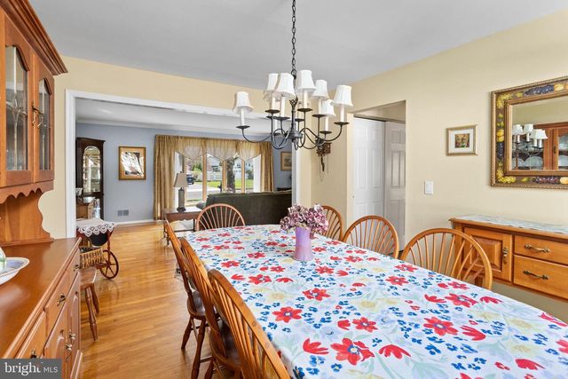 3 MASON CT, Hamilton, NJ 08690