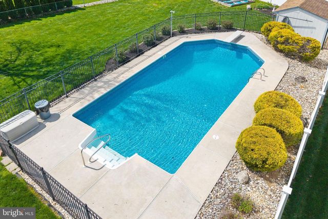 3 MASON CT, Hamilton, NJ 08690