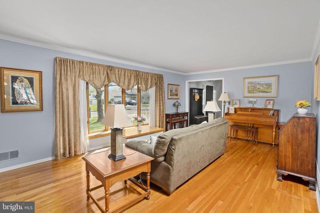 3 MASON CT, Hamilton, NJ 08690