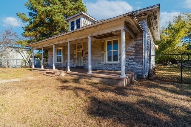 579 17th Street SE, Paris, TX 75460