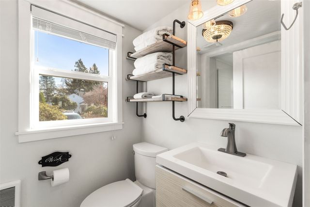924 NE 2nd Avenue, Camas, WA 98607