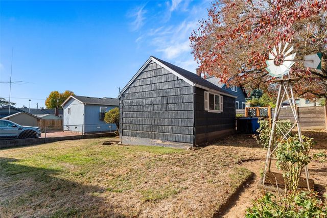 924 NE 2nd Avenue, Camas, WA 98607
