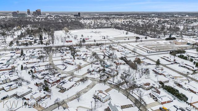 29370 Stellamar Drive, Southfield, MI 48076