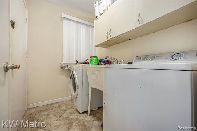 29370 Stellamar Drive, Southfield, MI 48076