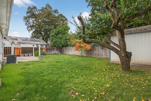 58 W Mckenzie Ave, Stockton, CA 95204