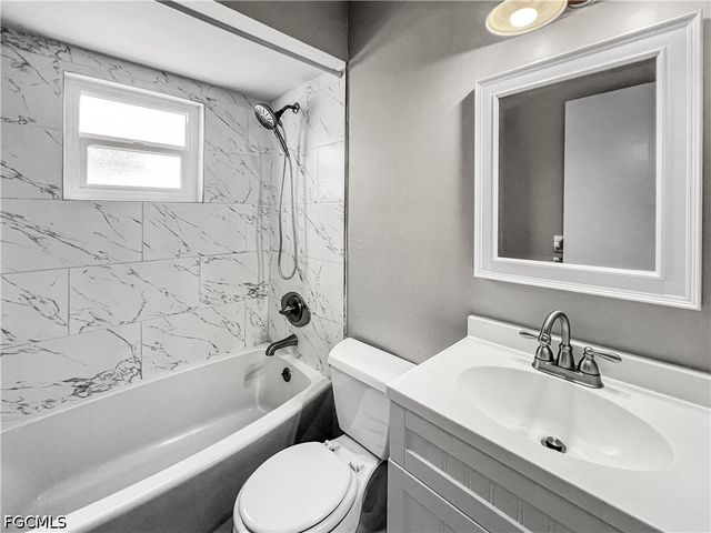 18660 Miami BLVD, Fort Myers, FL 33967