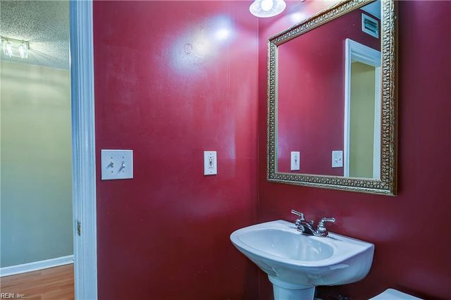 1311 Ivywood RD, Virginia Beach, VA 23453