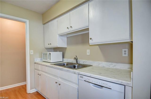 1311 Ivywood RD, Virginia Beach, VA 23453