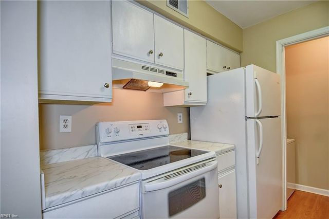 1311 Ivywood RD, Virginia Beach, VA 23453