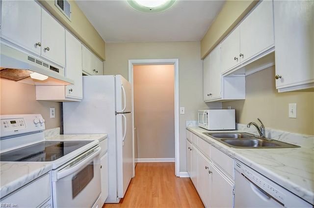 1311 Ivywood RD, Virginia Beach, VA 23453
