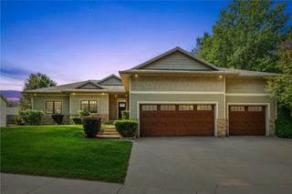 302 6th Street NE, Mt Vernon, IA 52314