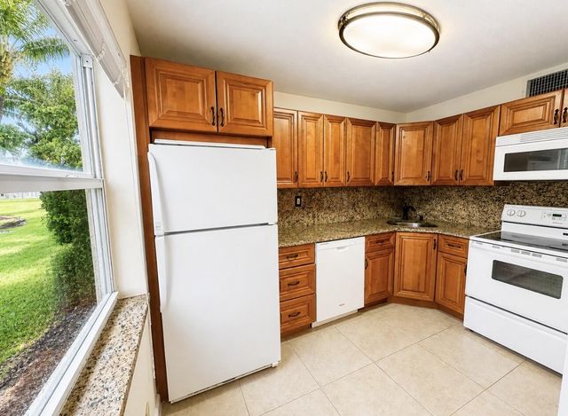 25 Colonial Club Drive 101, Boynton Beach, FL 33435